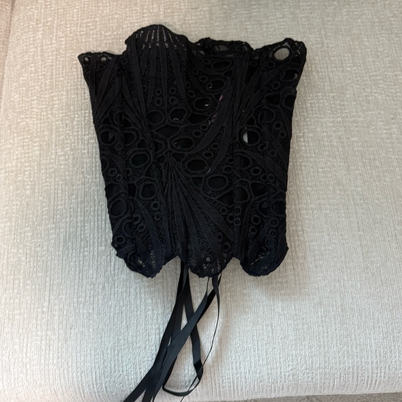 NWT-  BLACK TEXTURED SHEER FLORAL LACE CORSET from PrettyLittleThing - Picture 5 of 7